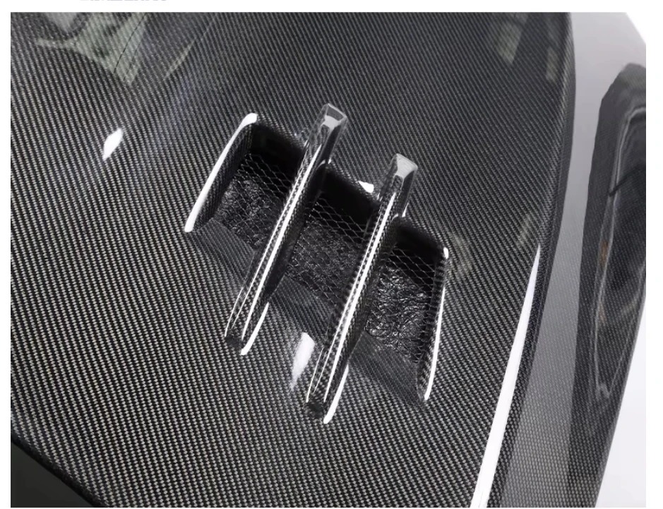 2013-2019 CLA W117 Engine Hood Modified Carbon Fiber with New Condition Includes Screws